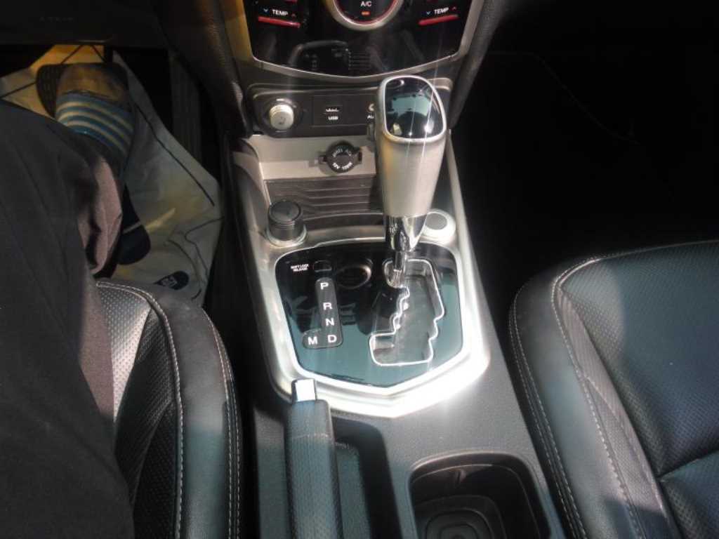 Ssangyong Tivoli - Vista 4
