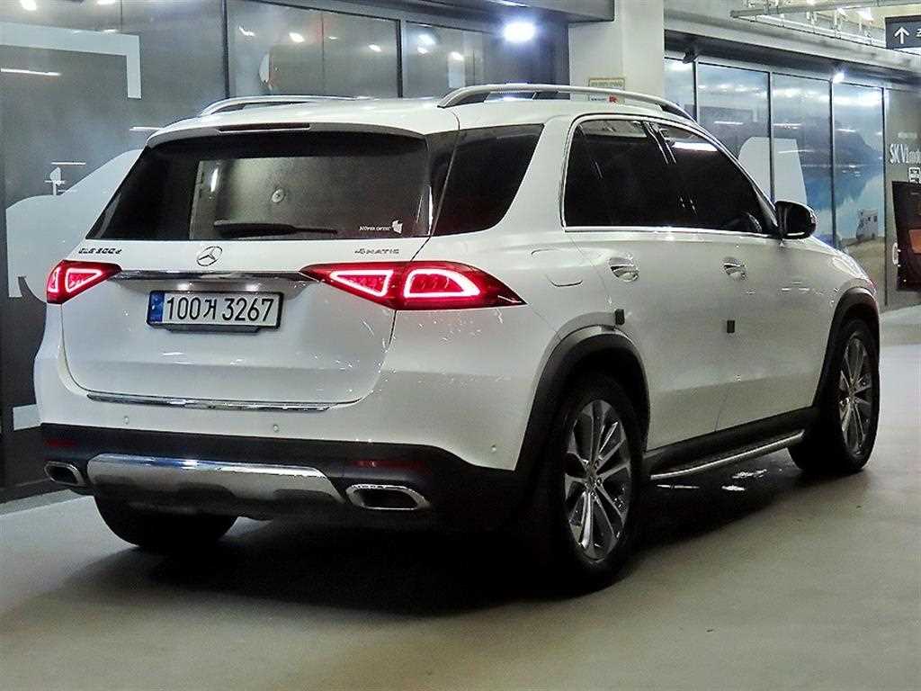 Mercedes Benz GLE Class - Vista 4