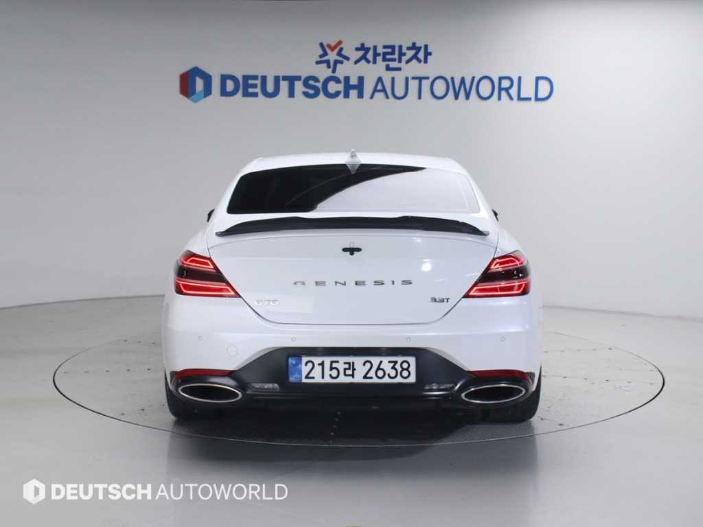 Genesis G70 - Vista 4