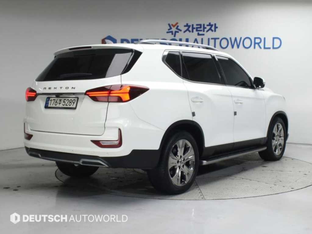 KGM 렉스턴 디젤 2.2 4WD 프레스티지 사진 2/20