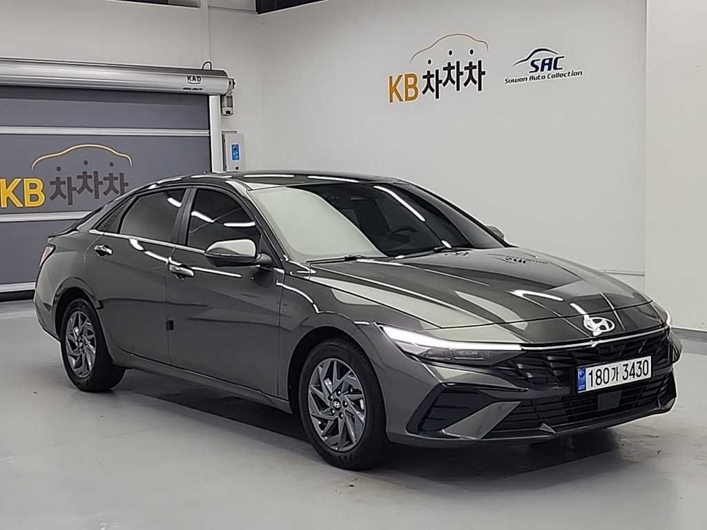 HYUNDAI Avante - Vista 5
