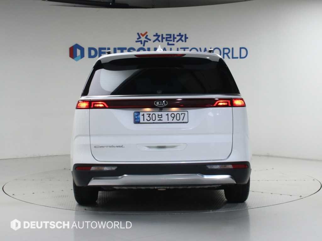 KIA Carnival - Vista 4