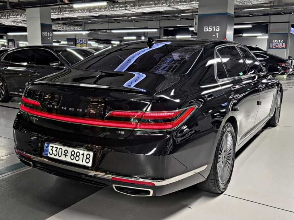 Genesis G90 - Vista 4