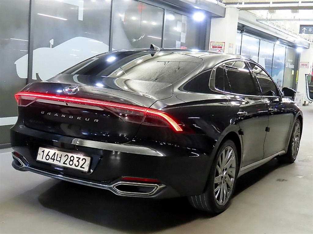 HYUNDAI Grandeur - Vista 4