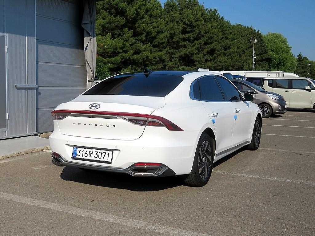 HYUNDAI Grandeur - Vista 4