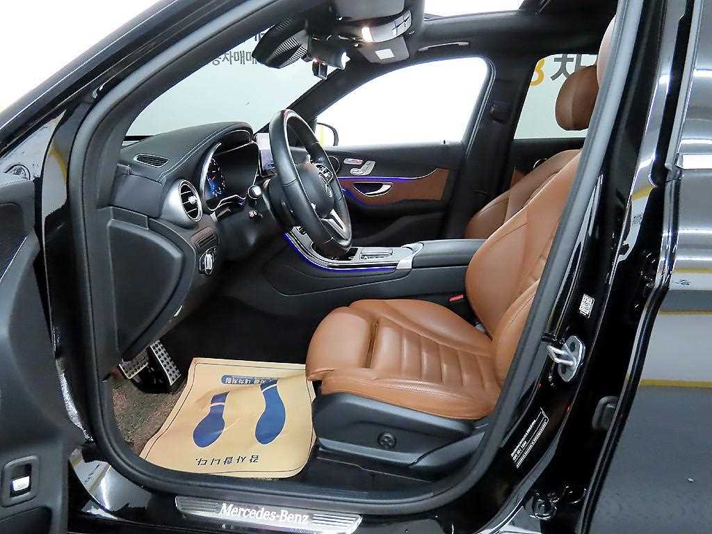 Mercedes Benz GLC Class - Vista 5