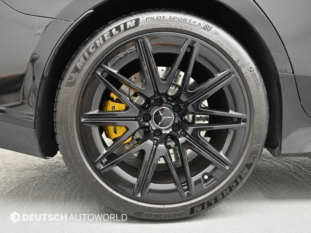 Mercedes Benz AMG GT - Vista 5