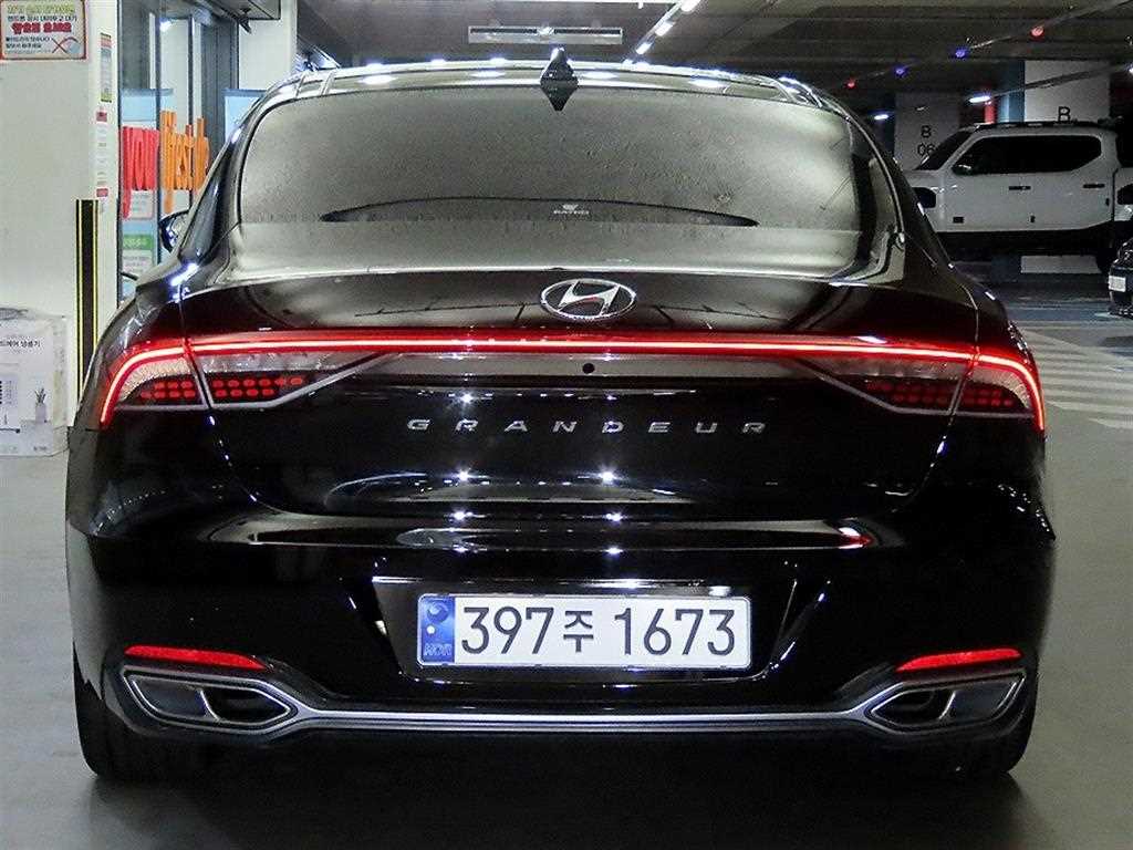 HYUNDAI Grandeur - Vista 5