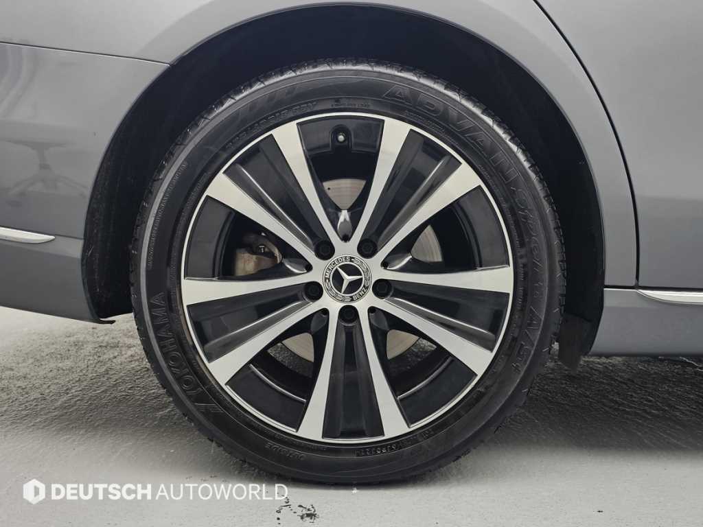 Mercedes Benz E class - Vista 5