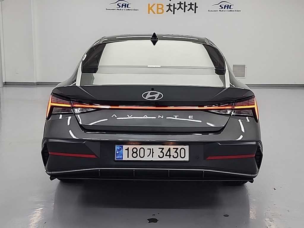 HYUNDAI Avante - Vista 4