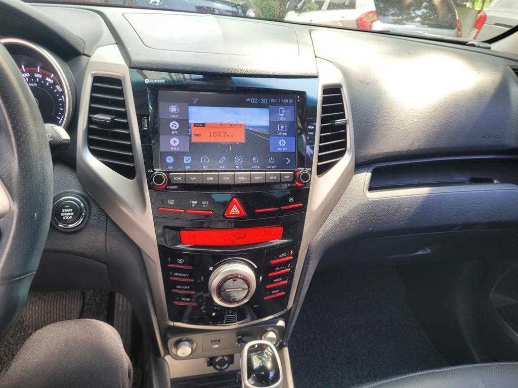 Ssangyong Tivoli - Vista 4