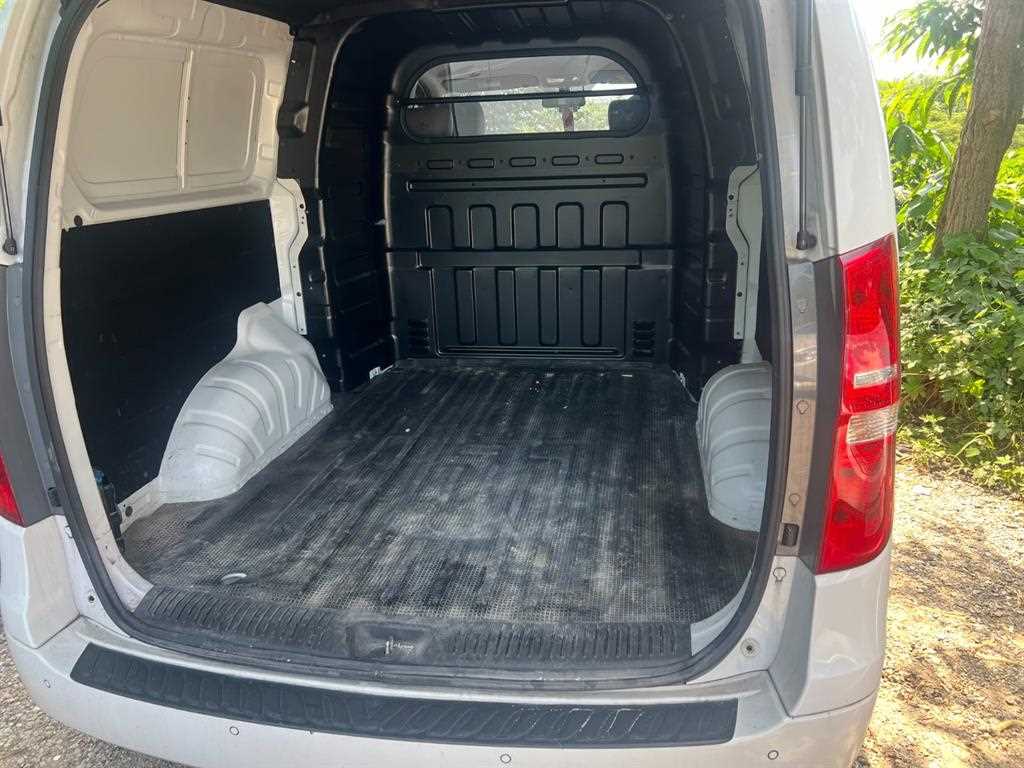 HYUNDAI Starex - Vista 5