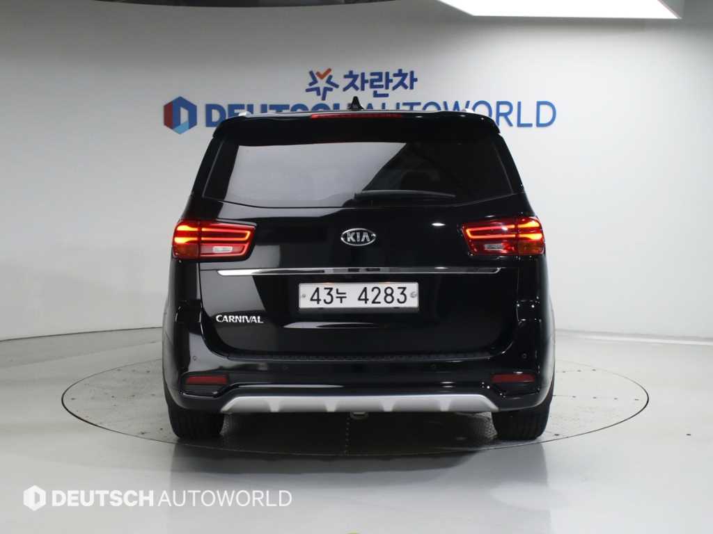 KIA Carnival - Vista 4