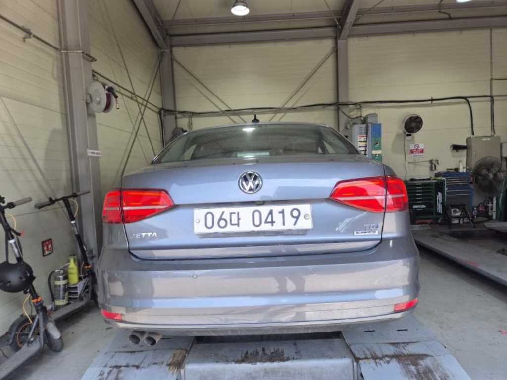 Volkswagen Jetta - Vista 4