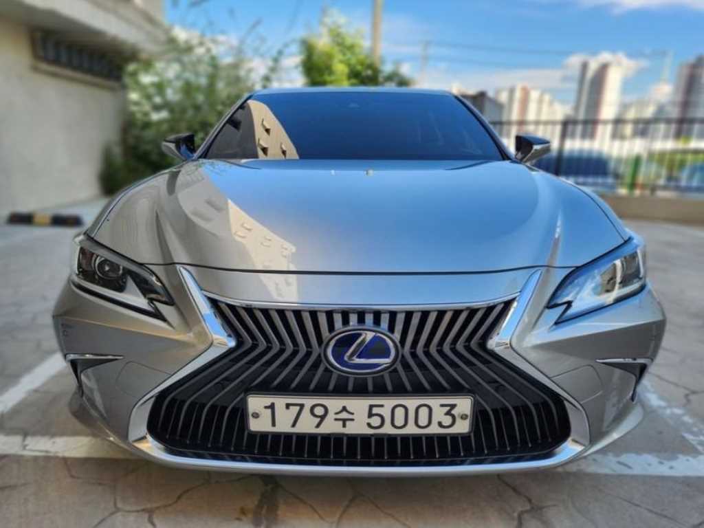 Lexus ES Supreme