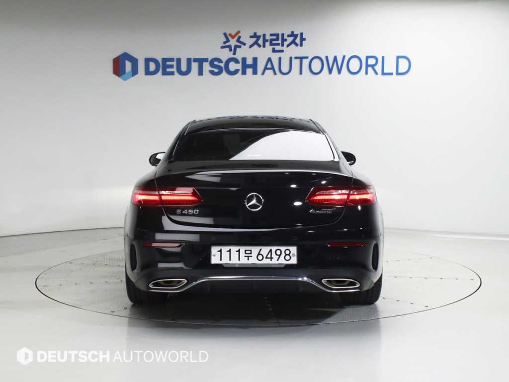 Mercedes Benz E class - Vista 4
