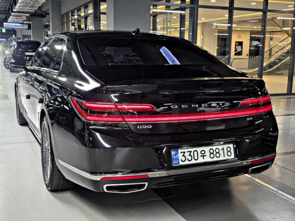 Genesis G90 - Vista 5
