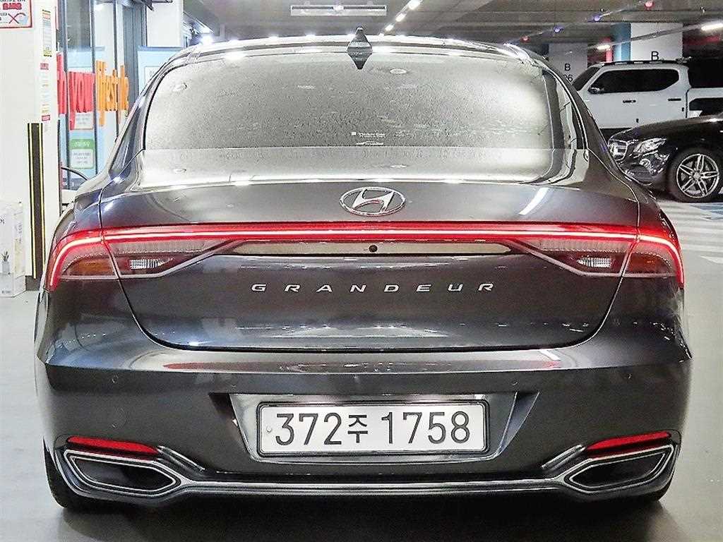 HYUNDAI Grandeur - Vista 5