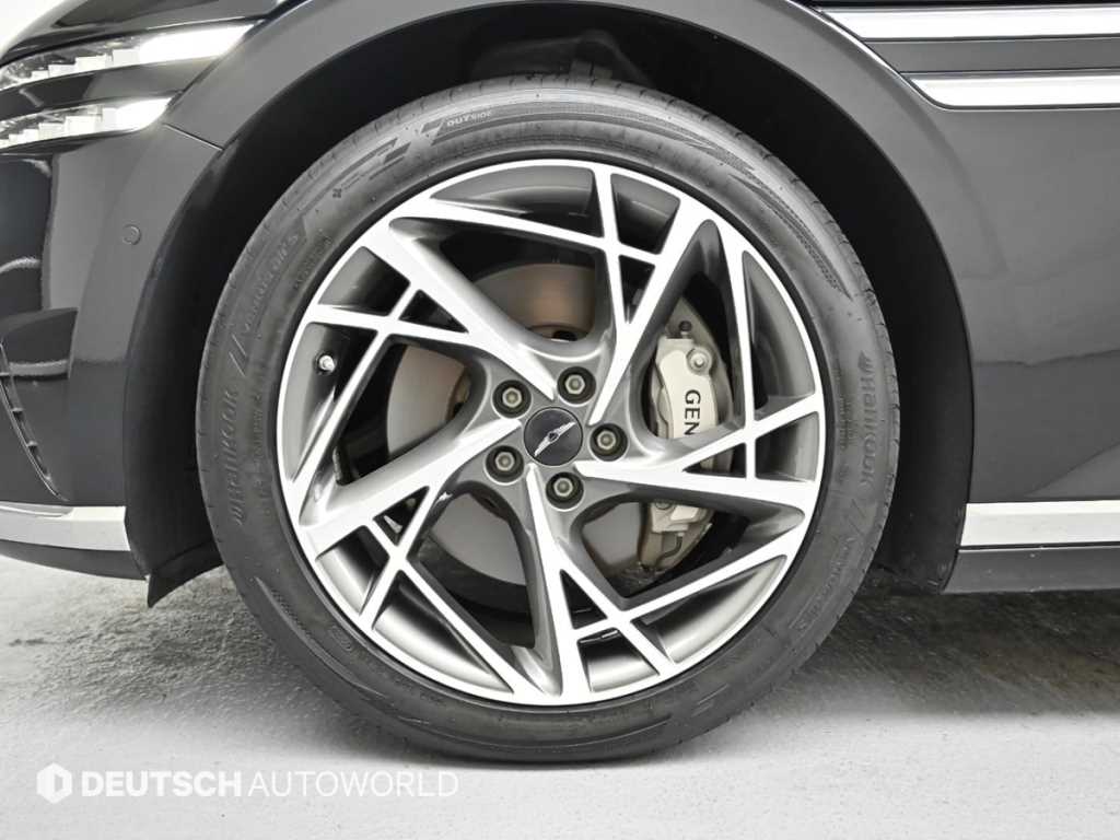 Genesis G90 - Vista 5