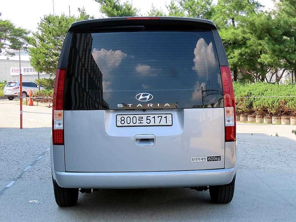 HYUNDAI Staria - Vista 5
