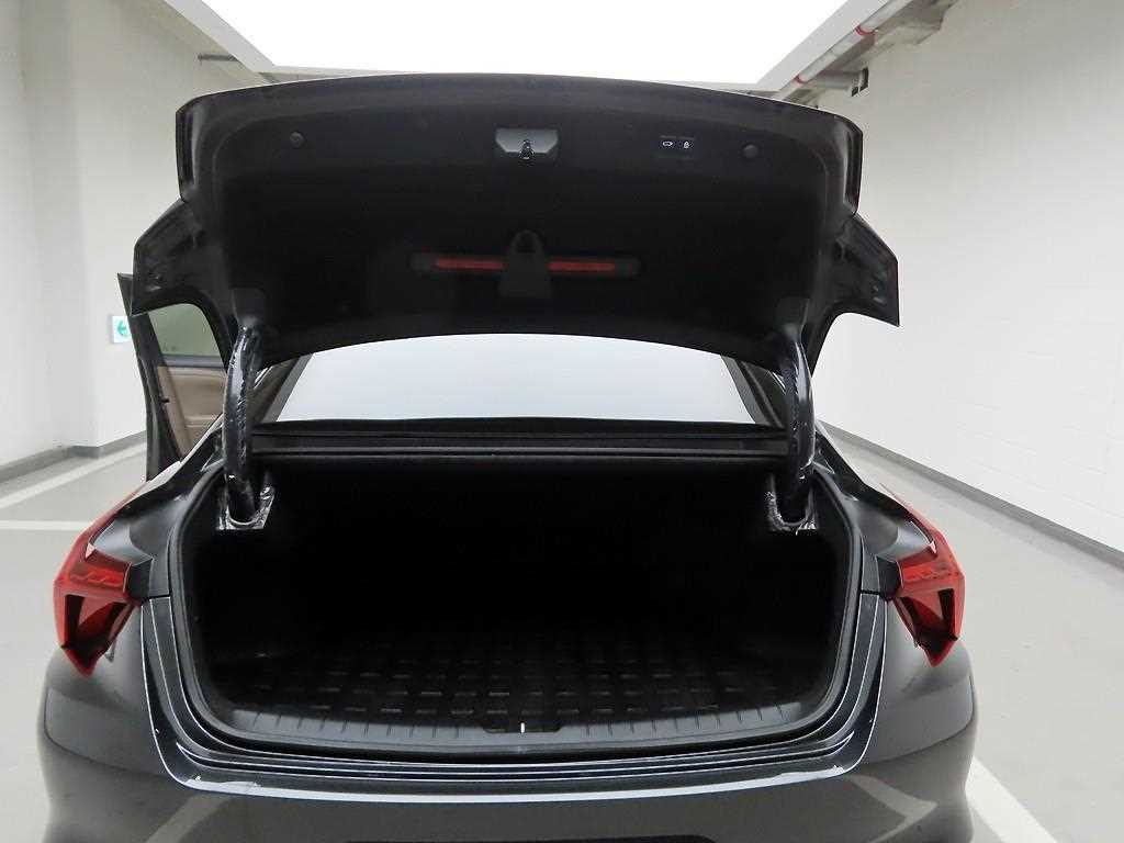 KIA K8 - Vista 5
