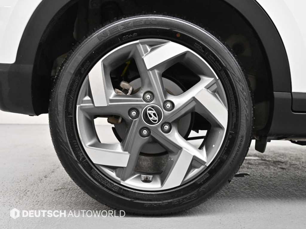 HYUNDAI Venue - Vista 5