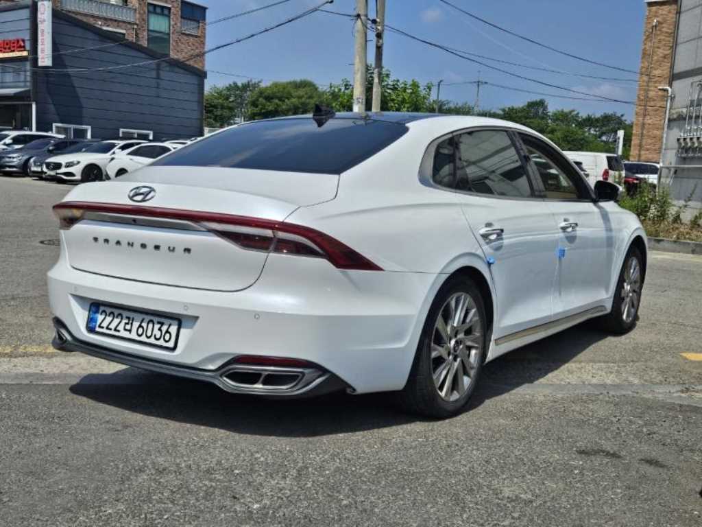 HYUNDAI Grandeur - Vista 4