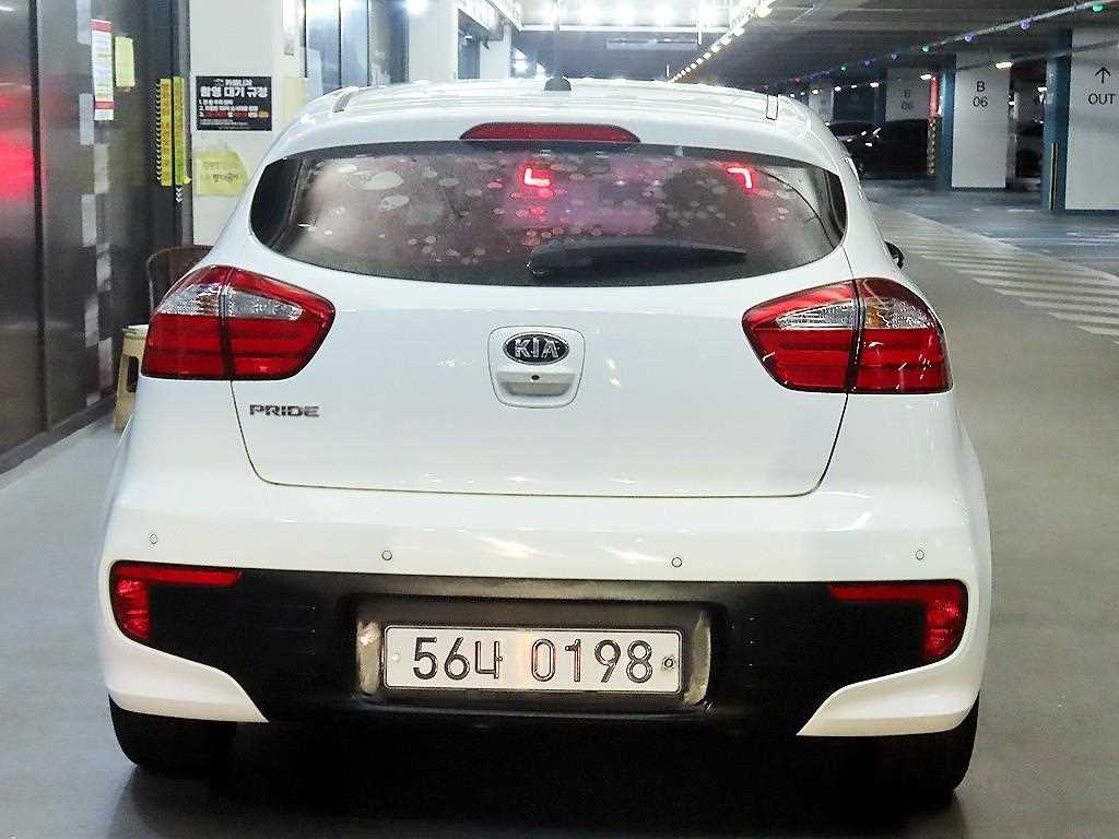 KIA Pride - Vista 5