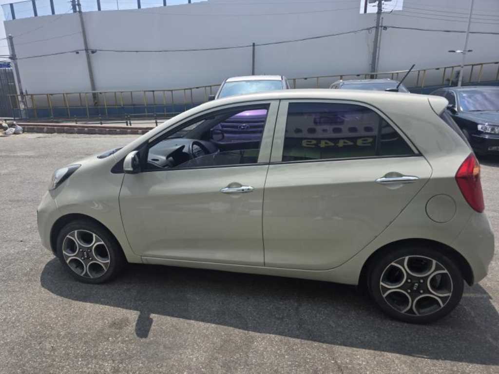 KIA Morning - Vista 5