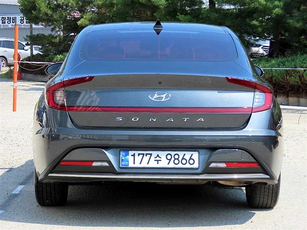 HYUNDAI Sonata - Vista 4
