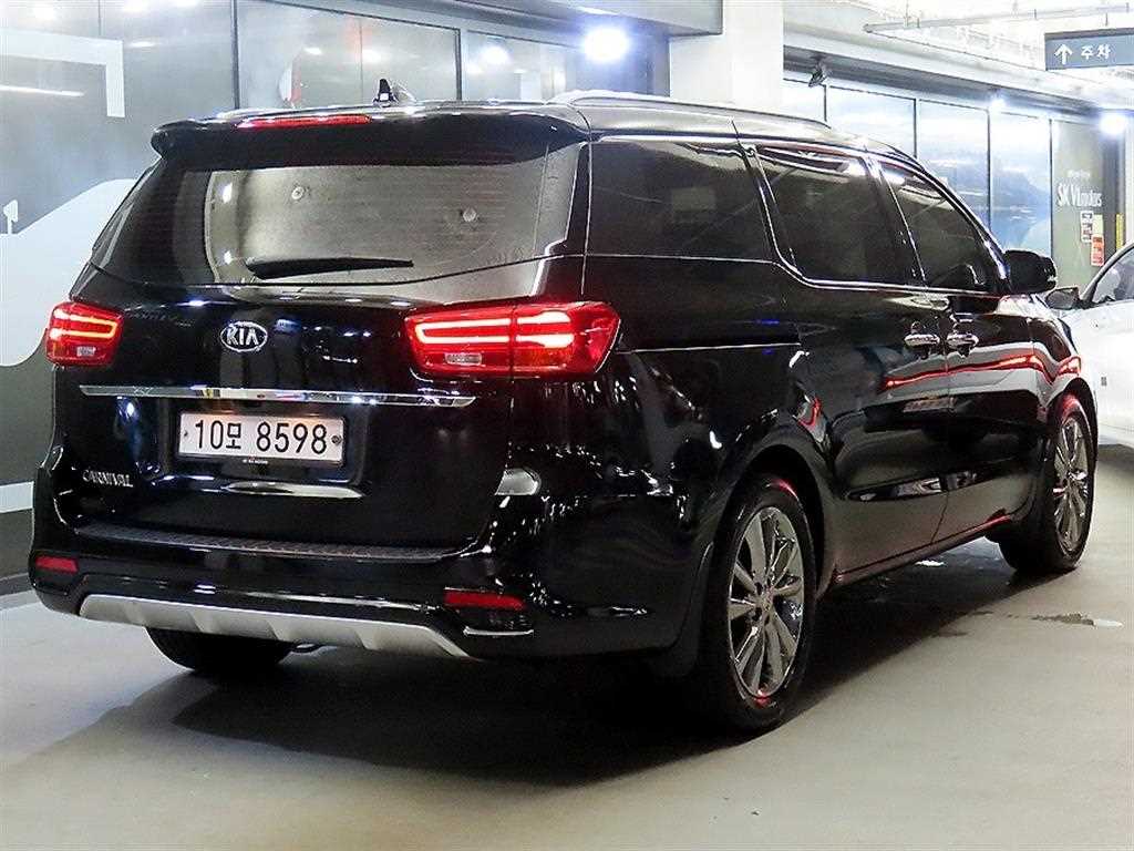 KIA Carnival - Vista 4