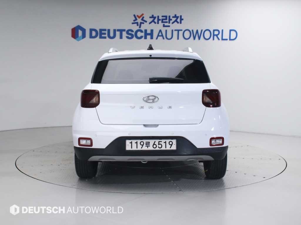 HYUNDAI Venue - Vista 4