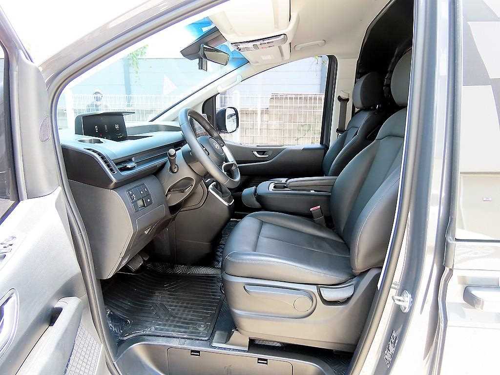 HYUNDAI Staria - Vista 5