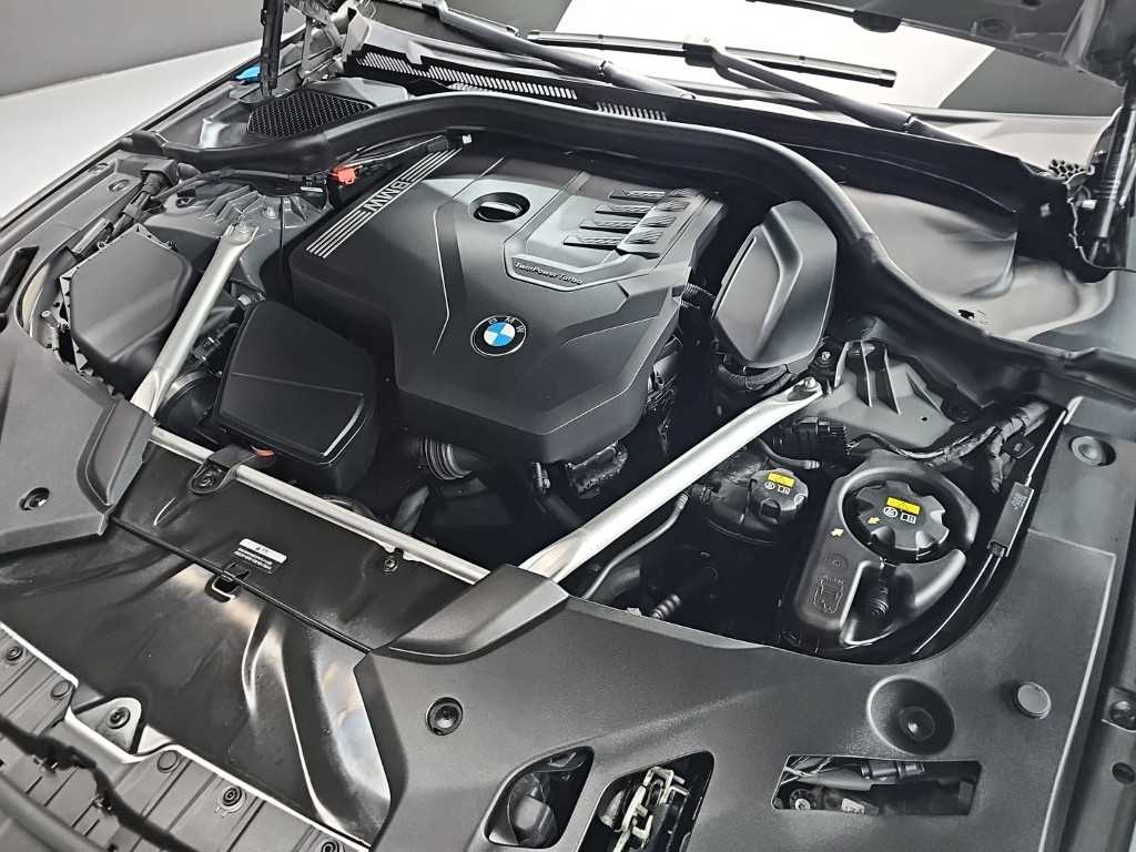BMW 5 Series - Vista 5