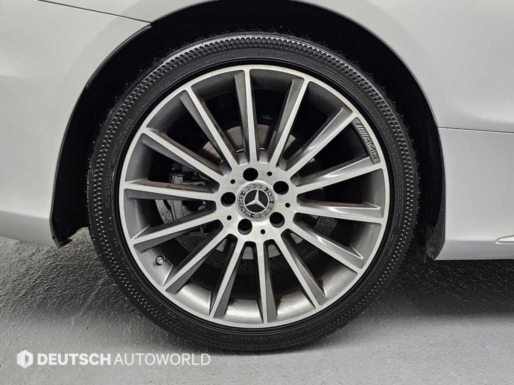 Mercedes Benz C Class - Vista 5