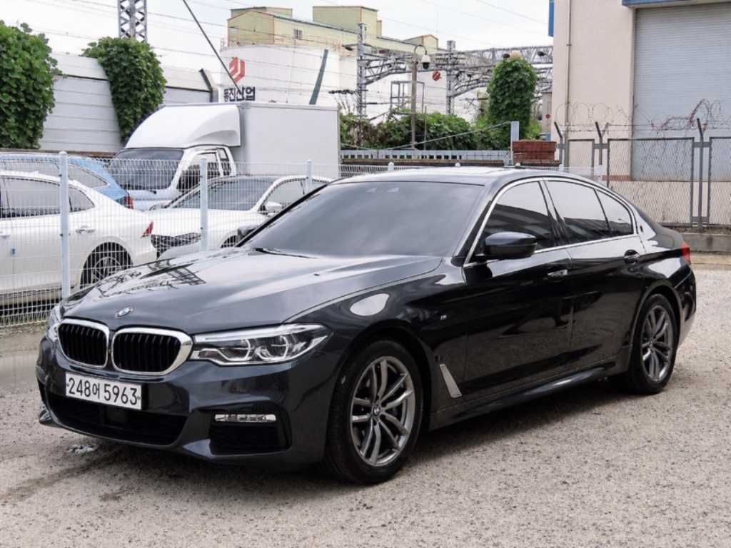 BMW 5시리즈 530i M 스포츠 플러스 사진 2/20