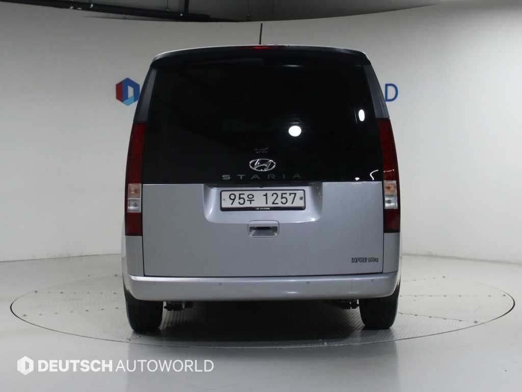 HYUNDAI Staria - Vista 4