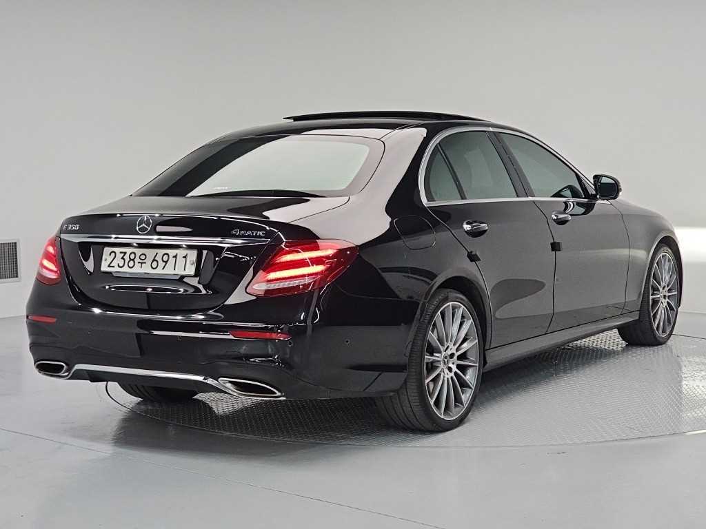 Mercedes Benz E class - Vista 4