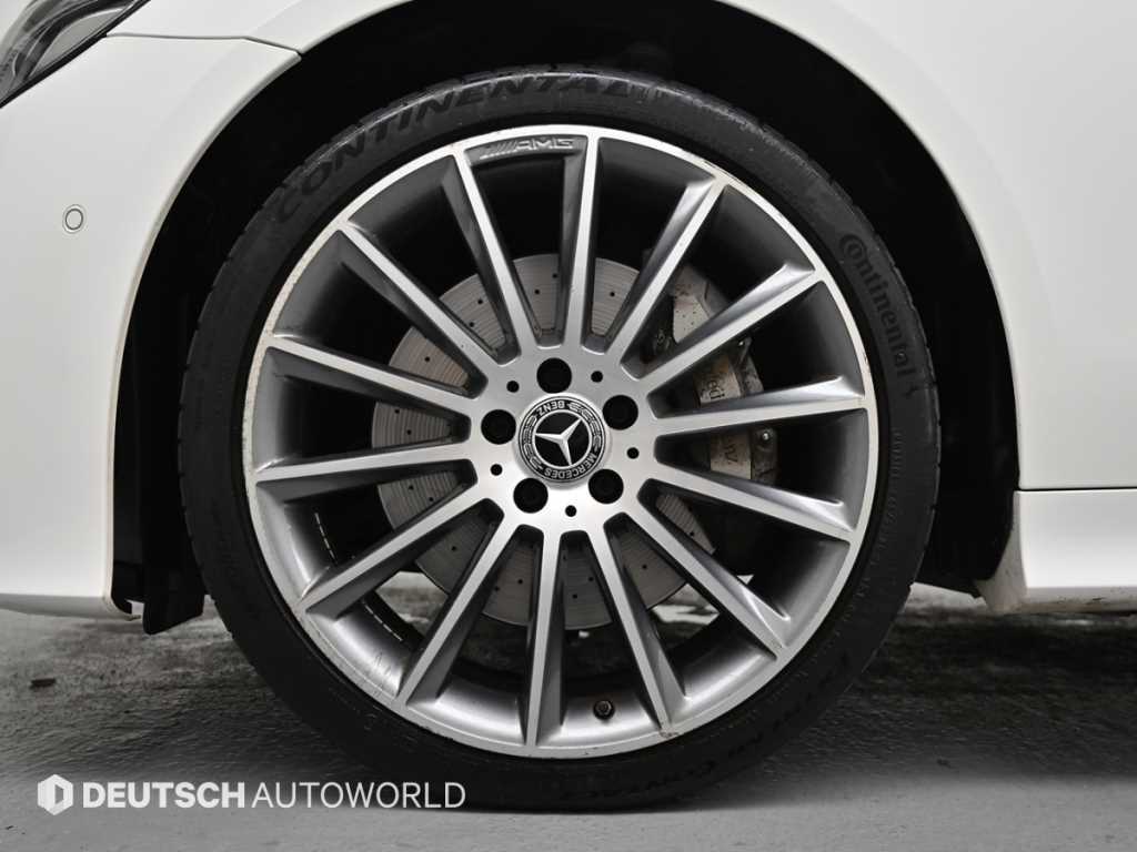 Mercedes Benz E class - Vista 5
