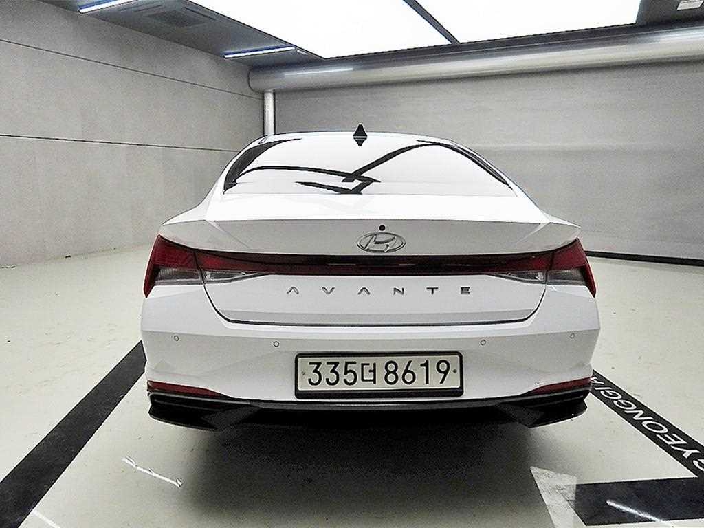 HYUNDAI Avante - Vista 4