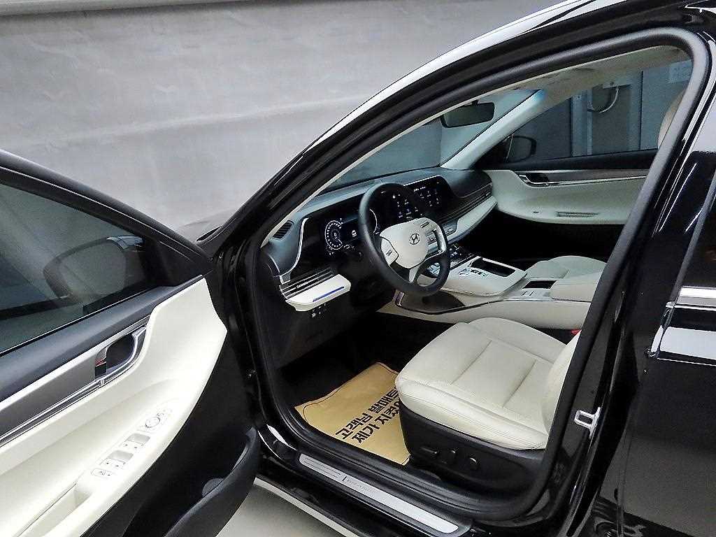 HYUNDAI Grandeur - Vista 5
