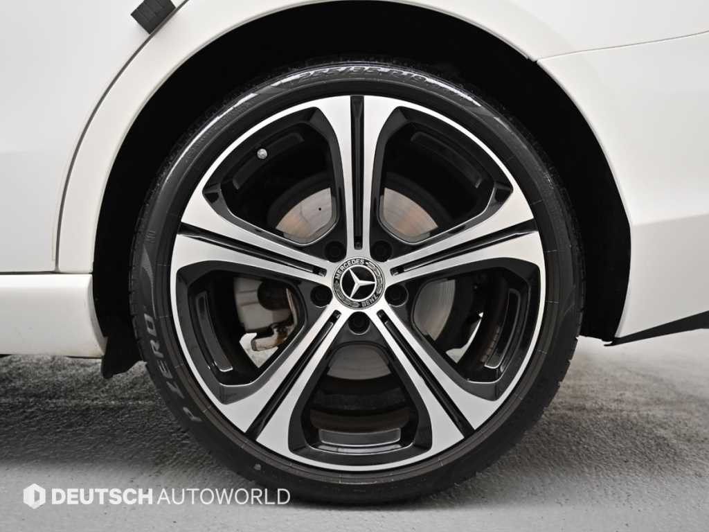 Mercedes Benz C Class - Vista 5