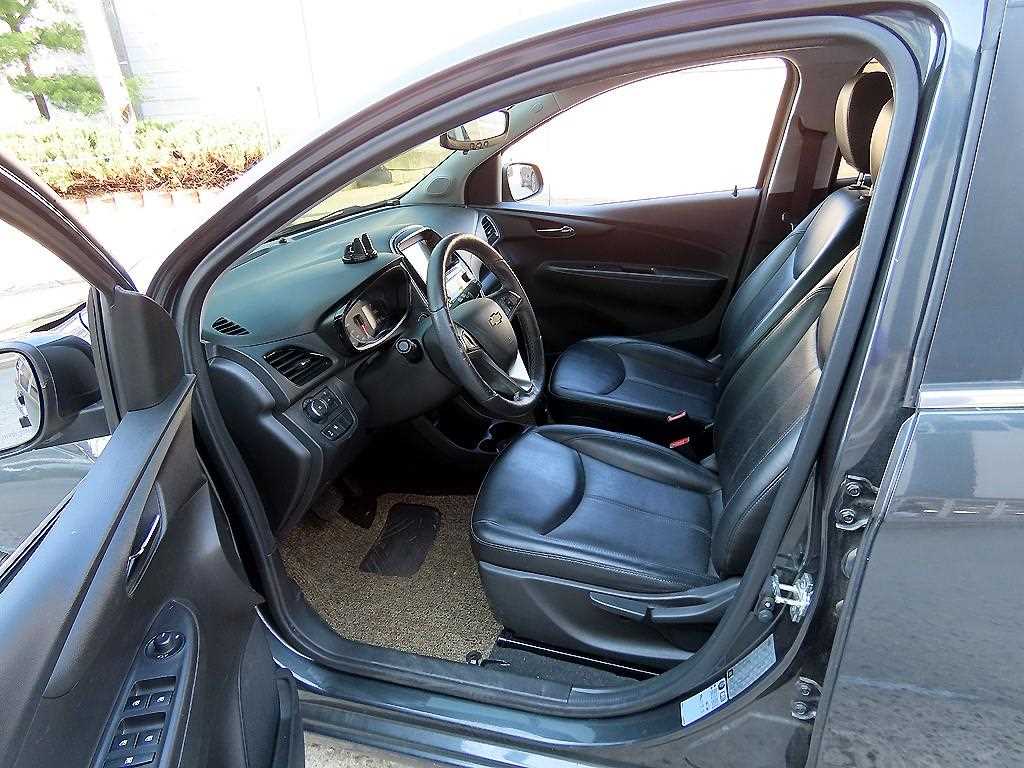 Chevrolet Spark - Vista 5