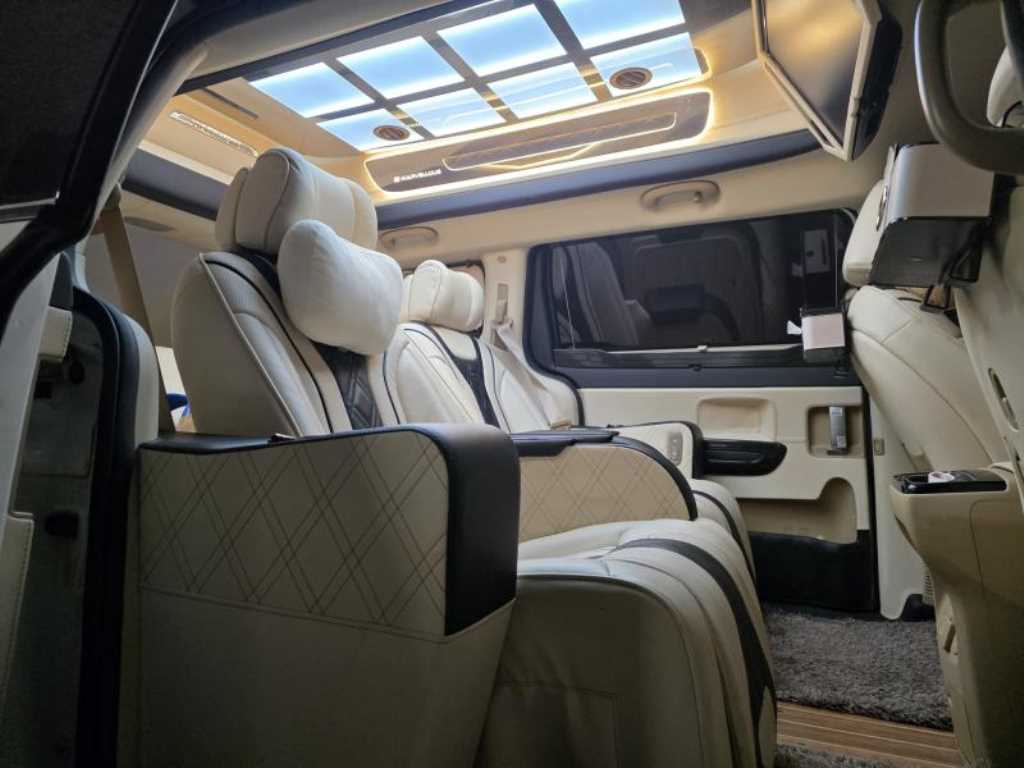 KIA Carnival - Vista 5