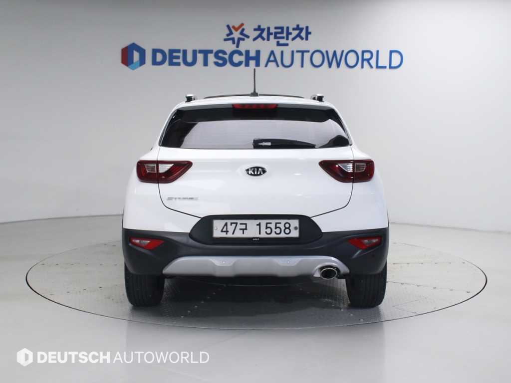 KIA Stonic - Vista 4