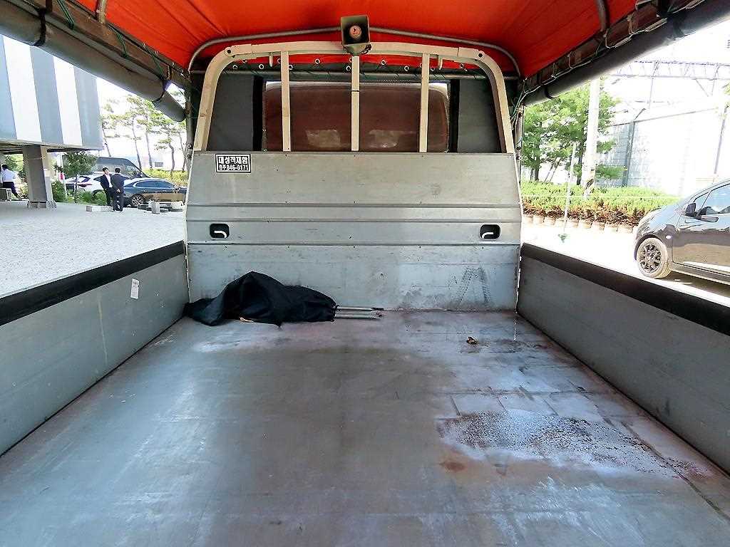 Small Truck Cargo (small) - Vista 5