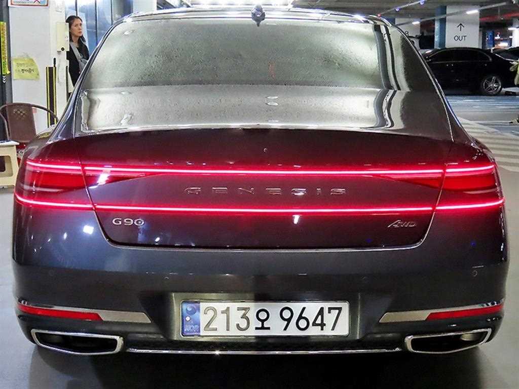 Genesis G90 - Vista 5