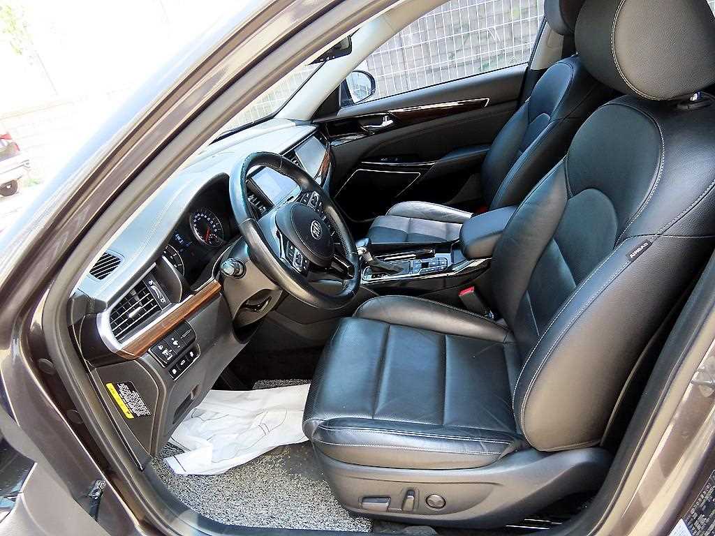 KIA K7 - Vista 5