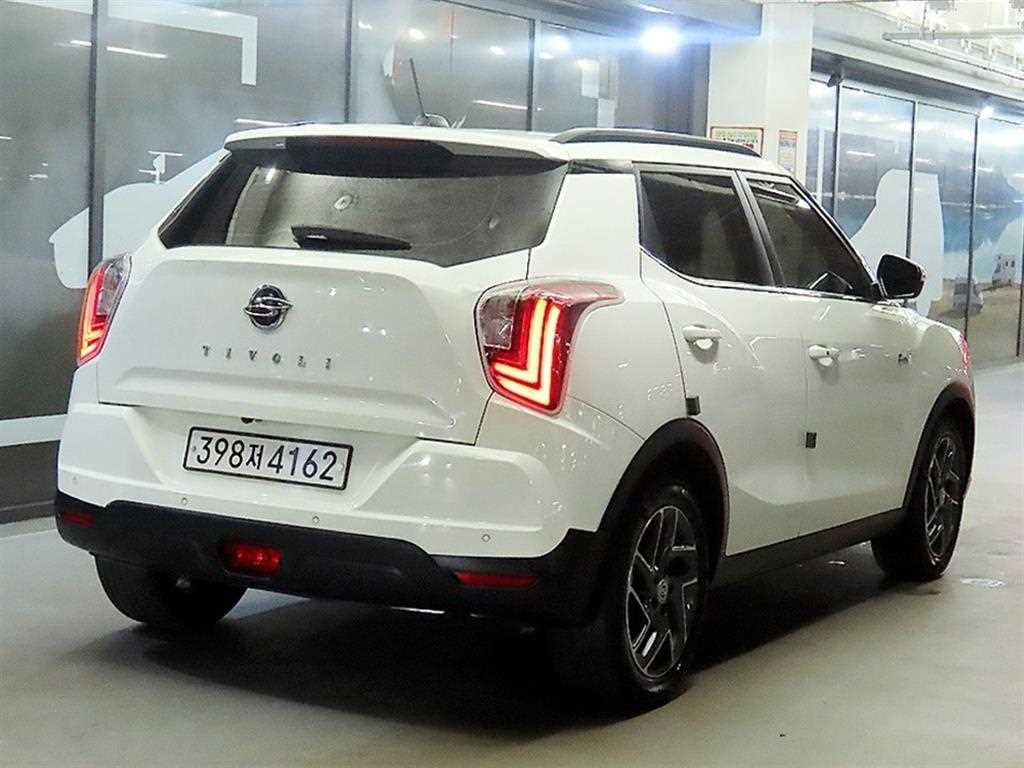 Ssangyong Tivoli - Vista 4