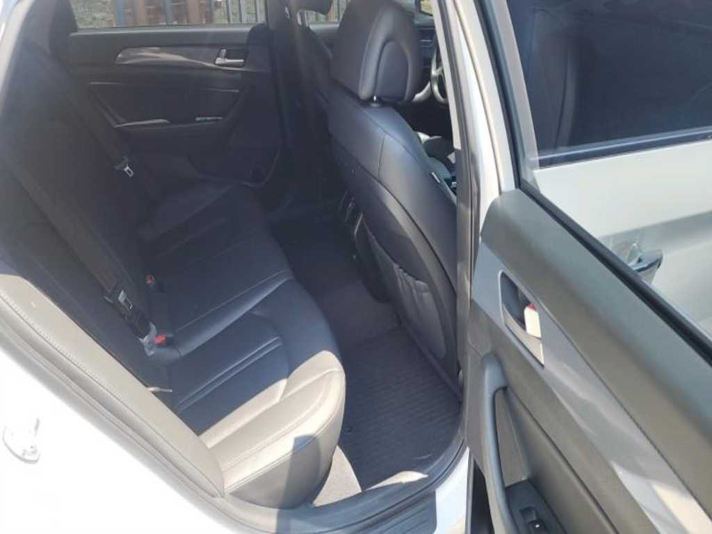 HYUNDAI Sonata - Vista 5